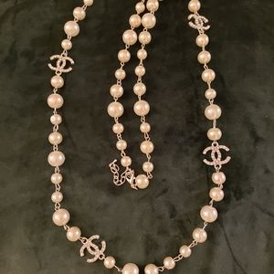 Beautiful long pearl necklace